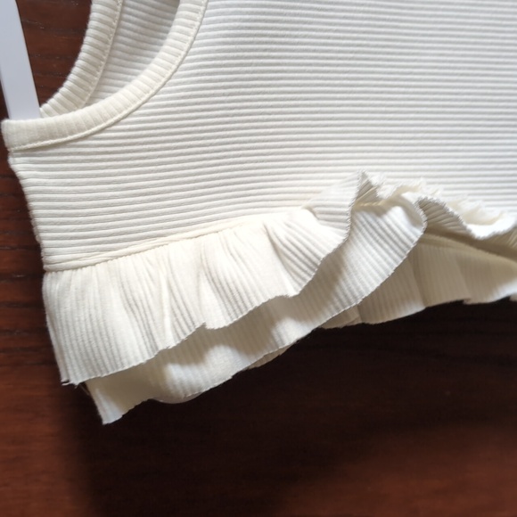 NWOT Ribbed Tank - Picture 2 of 4